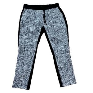 Banana Republic Factory Women’s Small Tapered Pull-On Pants Black Animal Print